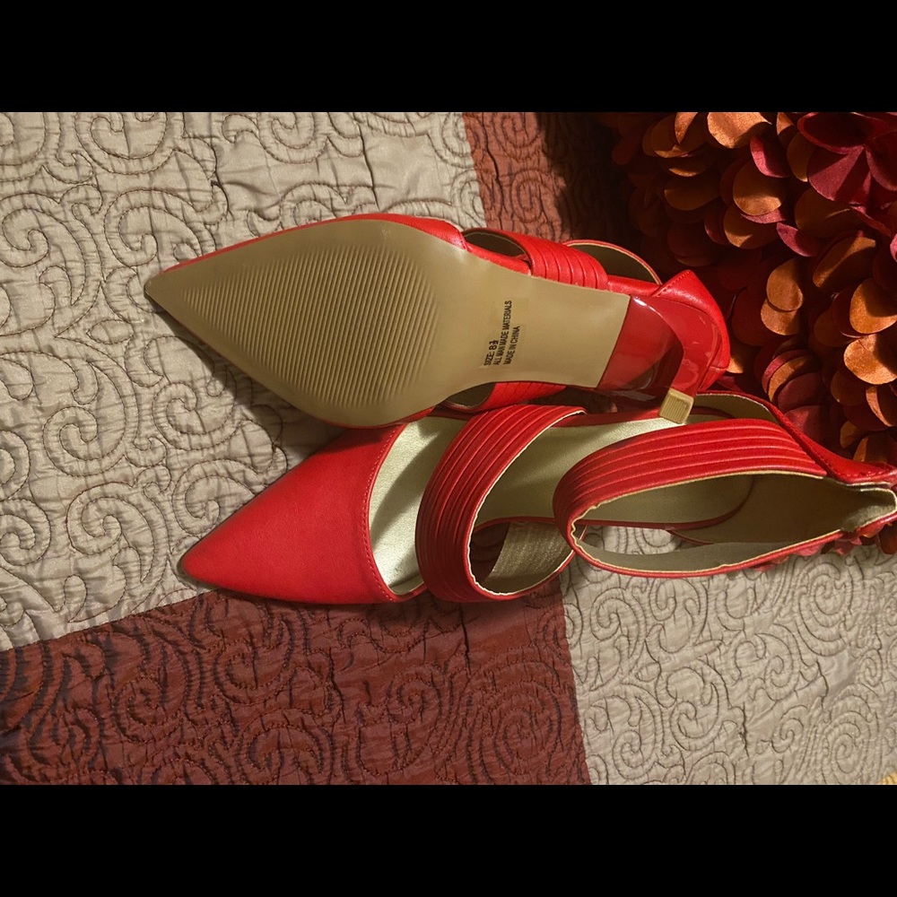 Red Heels - Picture 3 of 3